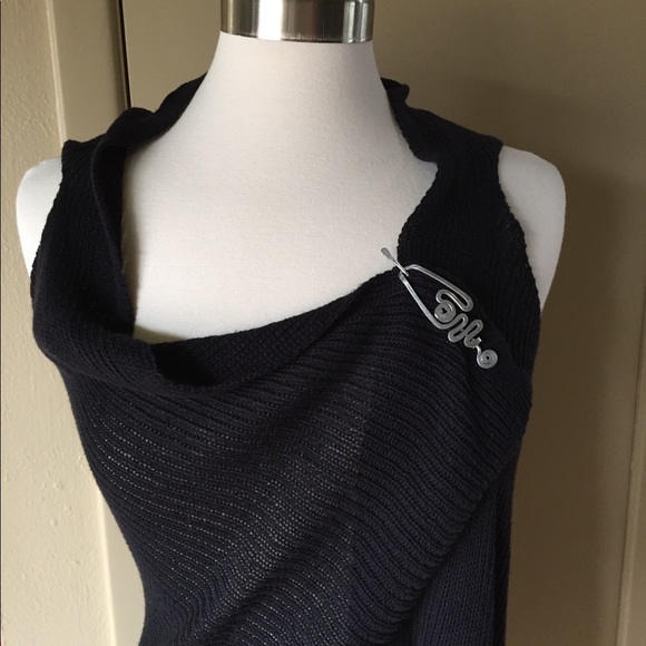 Knit Vest Wrap with Metal Pin - Picture 5 of 7